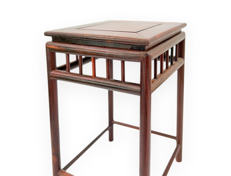 Table carrée en bois - 10,5 cm