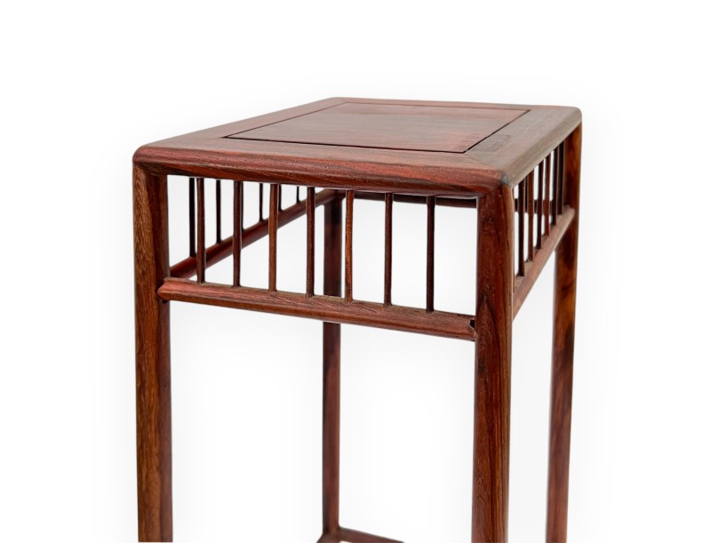 Table carrée en bois - 13,5 cm