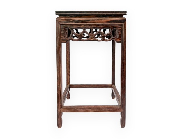 Table carrée en bois - 17 cm