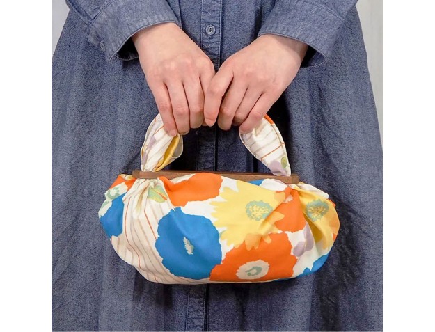 Furoshiki 45 cm - Cohare - Flores y rayas beige 2