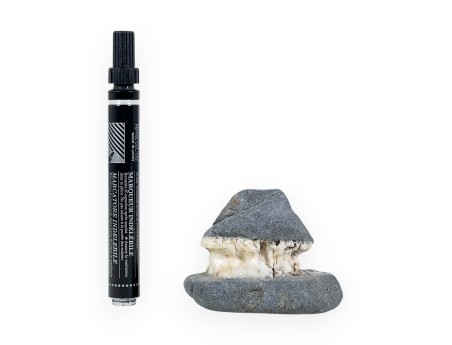 Suiseki Stone Hut - 6 cm