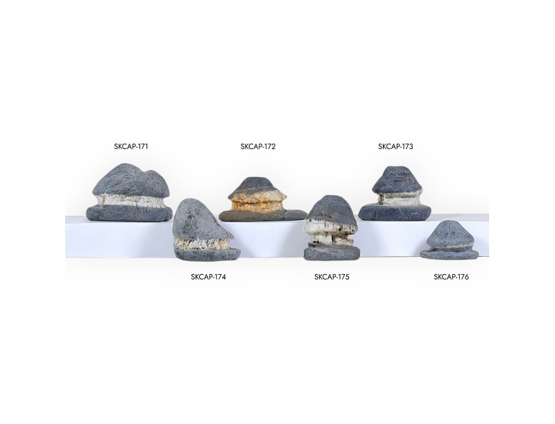 Suiseki Stone Hut - 4 cm